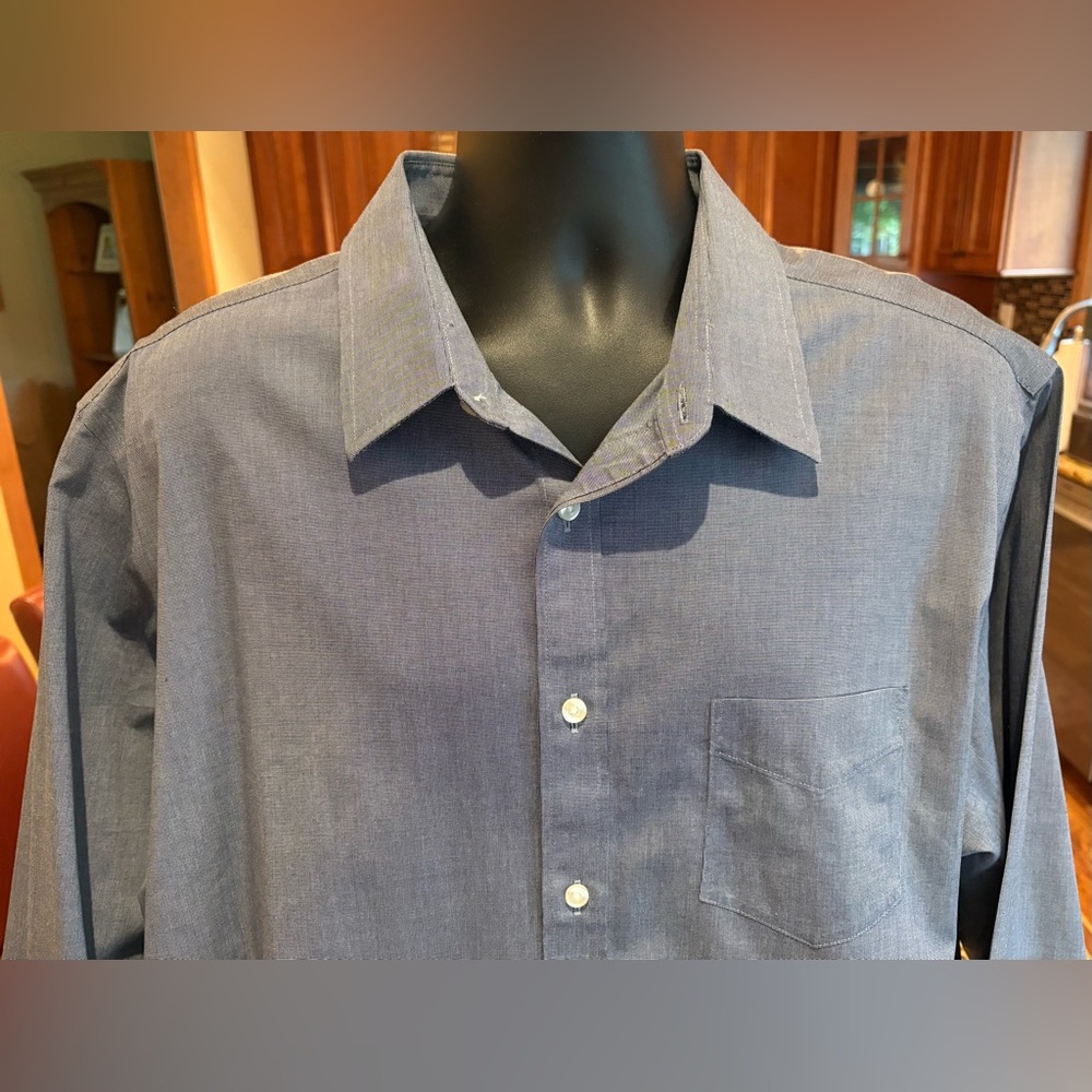 UNTUCKit Men's button front shirt. Sharp grey with red logo & trim. 2XL - Picture 2 of 7